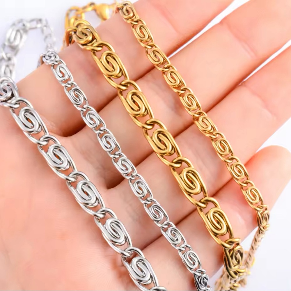 Very uniquely made necklace stamped certified 925 over different sizes available